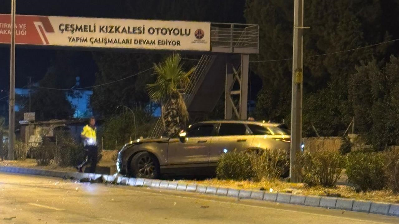 Mersin Erdemli’de Otomobil Park Halindeki Tıra Çarptı: 1 Yaralı