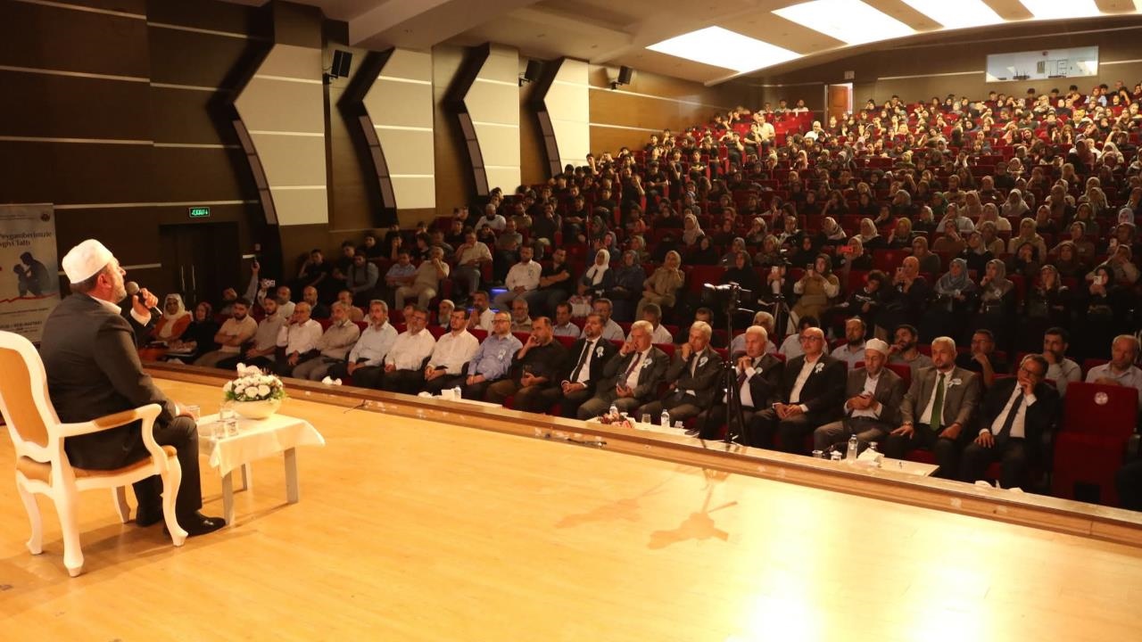 Mersin’de Mevlid-i Nebi Haftası’nda Kur’an Ziyafeti Programı Düzenlendi