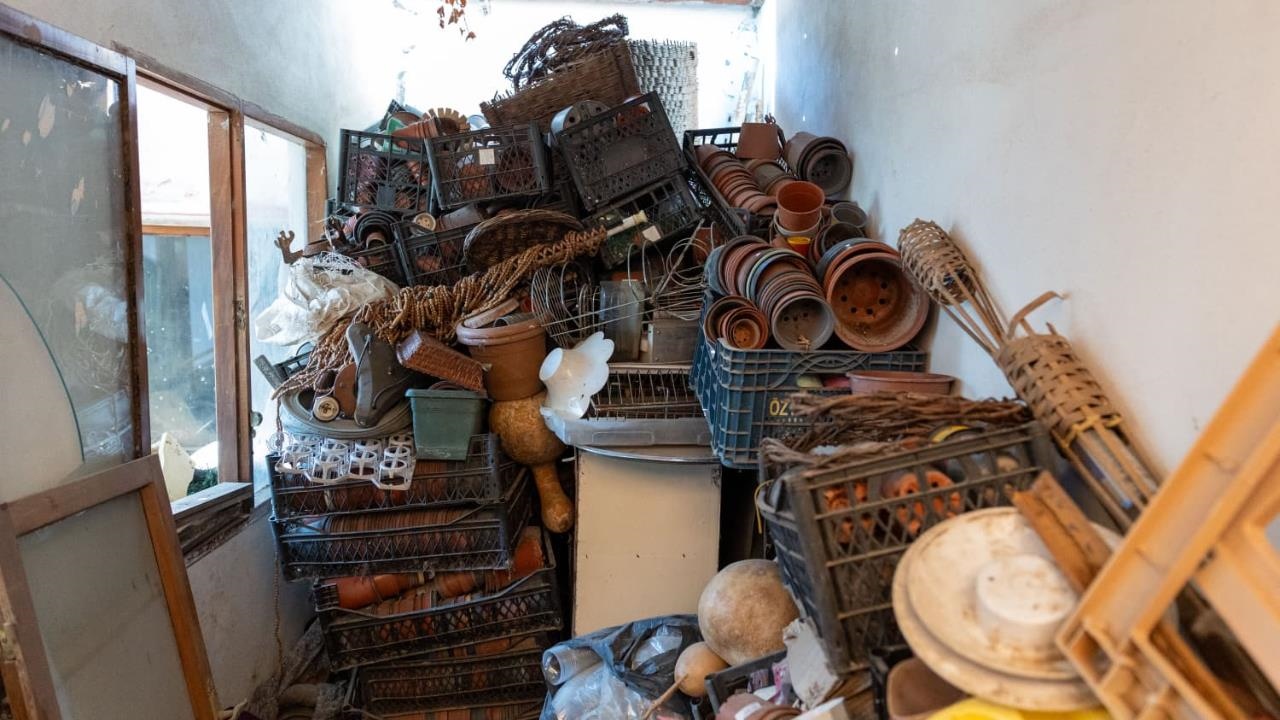 Yenişehir Belediyesi "Çöp Evi" Boşalttı: Tam 1 Kamyon!