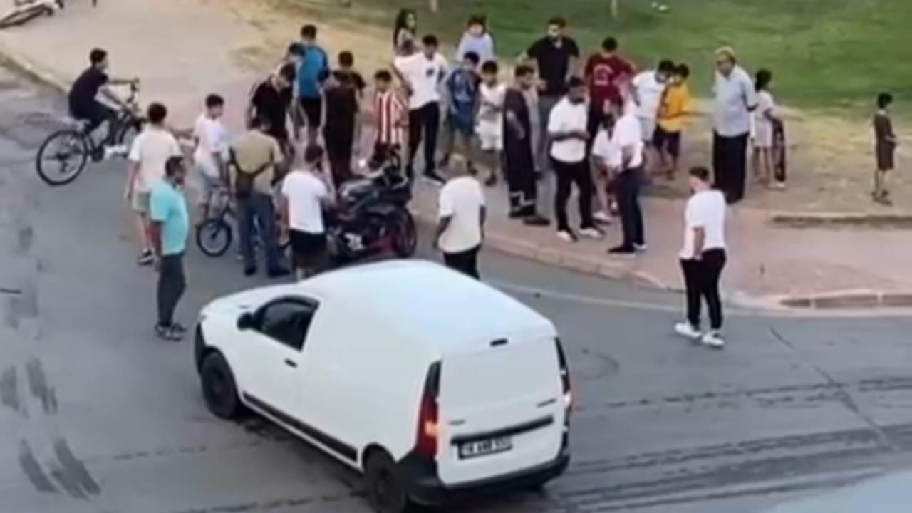 Mersin'de Ticari Araç İle Motorsiklet Çarpıştı: 1 Yaralı