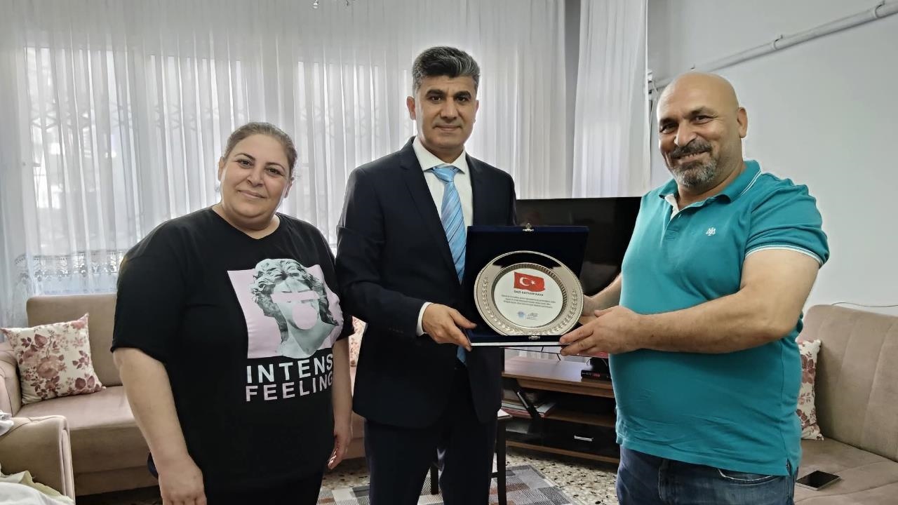 Şener'den Gazi Ailesine Ziyaret