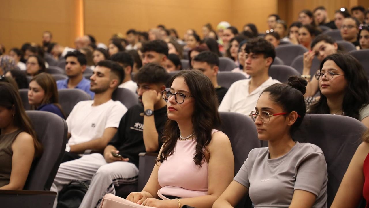 Tarsus Üniversitesi, "Üniversite Hayatına Hoş Geldiniz" Programı Düzenledi