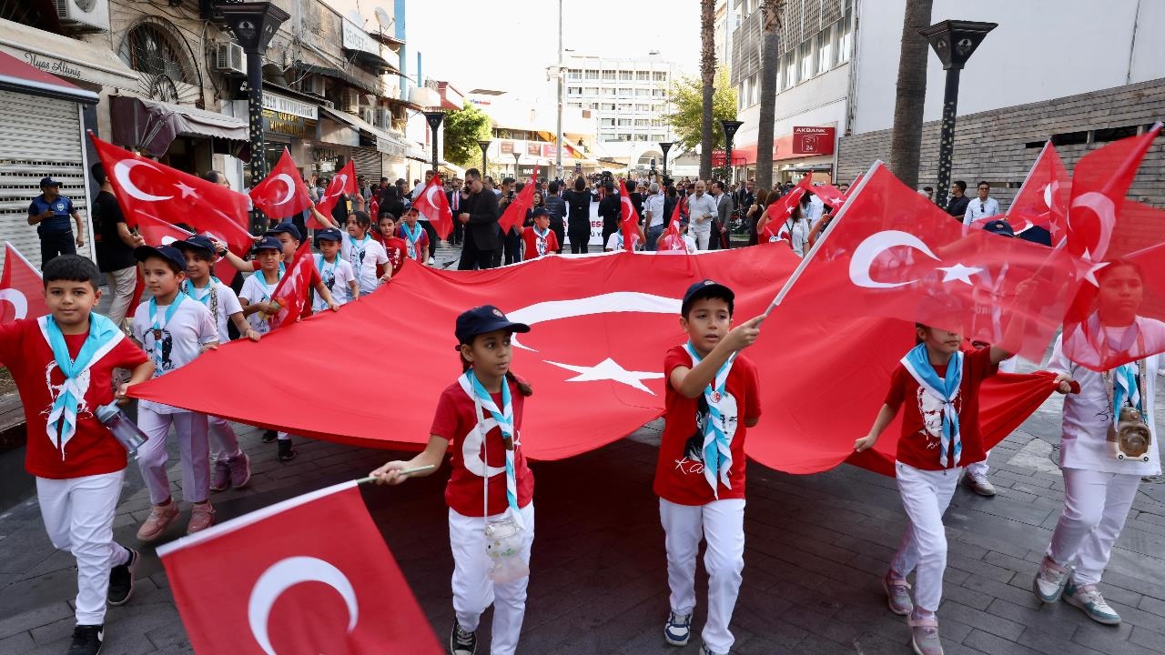 Mersin'de "Kahramanlarla Kardeşlik Yürüyüşü Yolunda 19 Eylül Gaziler Günü" Düzenlendi