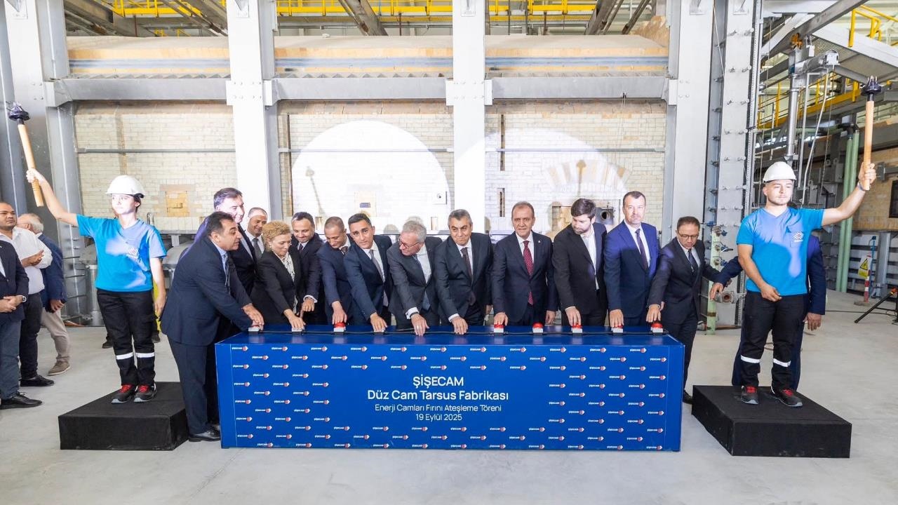 Şişecam Düz Cam Tarsus Fabrikası'nda İlk Ateş Yakıldı