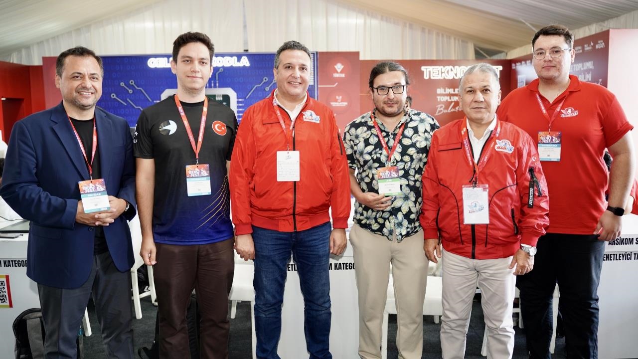 Mersin Üniversitesi Rektörü Prof. Dr. Erol Yaşar, Teknofest 2025 İstanbul’a Katıldı