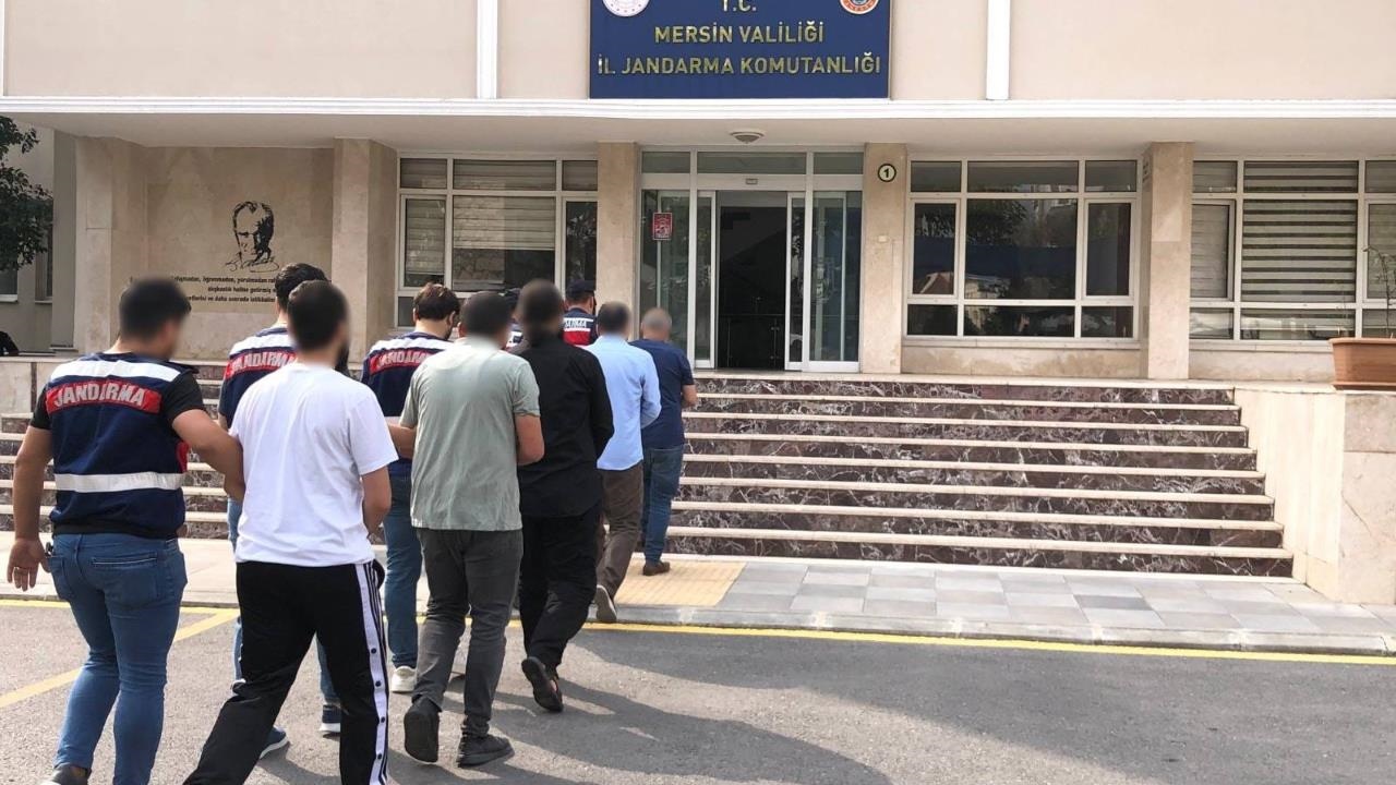 Mersin’de Jandarma Operasyonunda 11 Aranan Şahıs Yakalandı