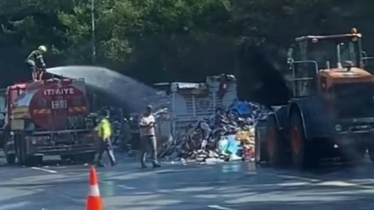 Tarsus - Pozantı Otolunda Dorse Yangını