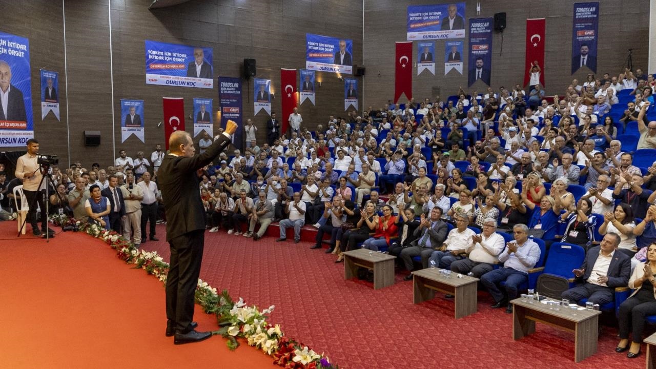 MBB Başkanı Vahap Seçer, CHP’nin ‘toroslar İlçe Kongresi’ne Katıldı