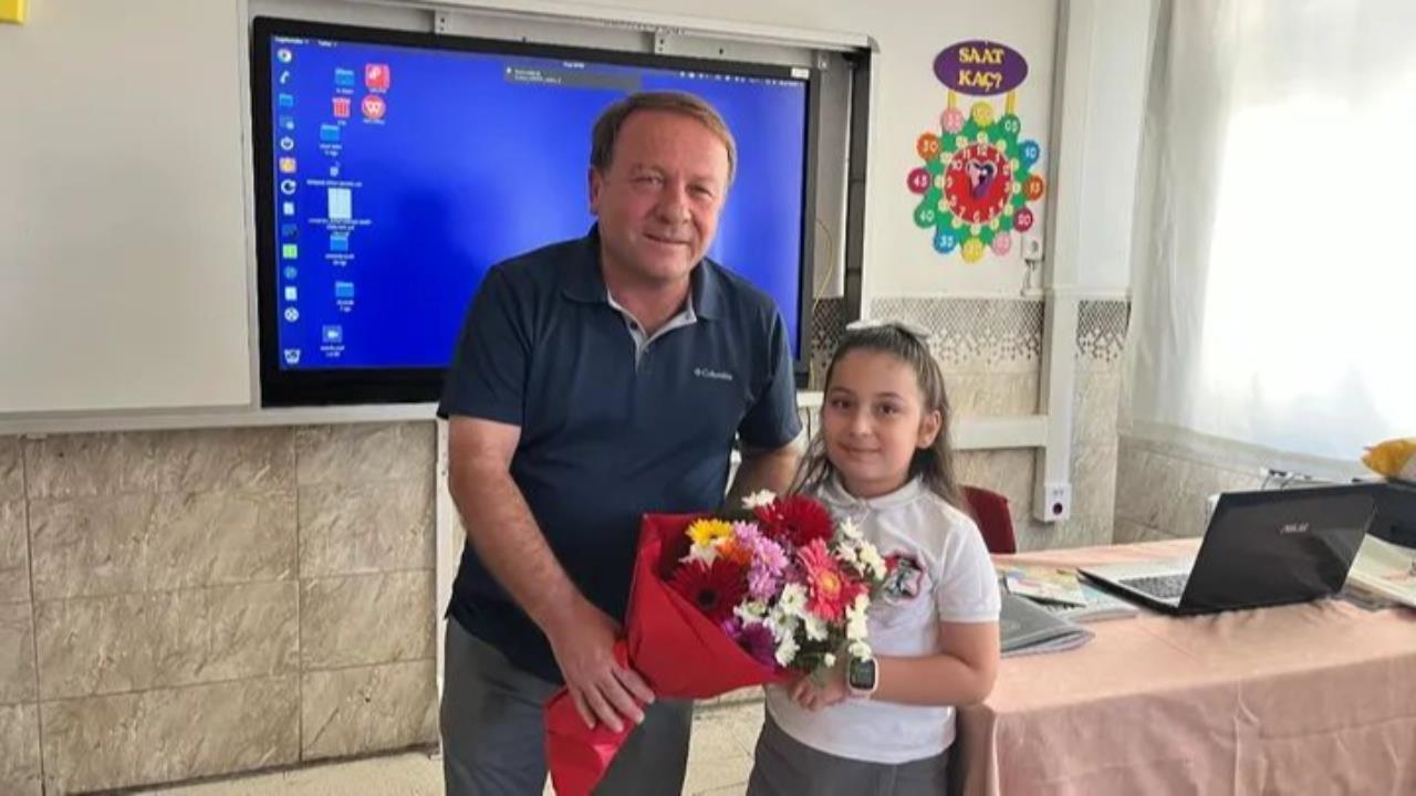 Mut'ta "Sınıf Başkanı Seçiliirsem Belediye Başkanımızı Sınıfımıza Getireceğim" Vaadini Seçilince Yerıne Getırdi