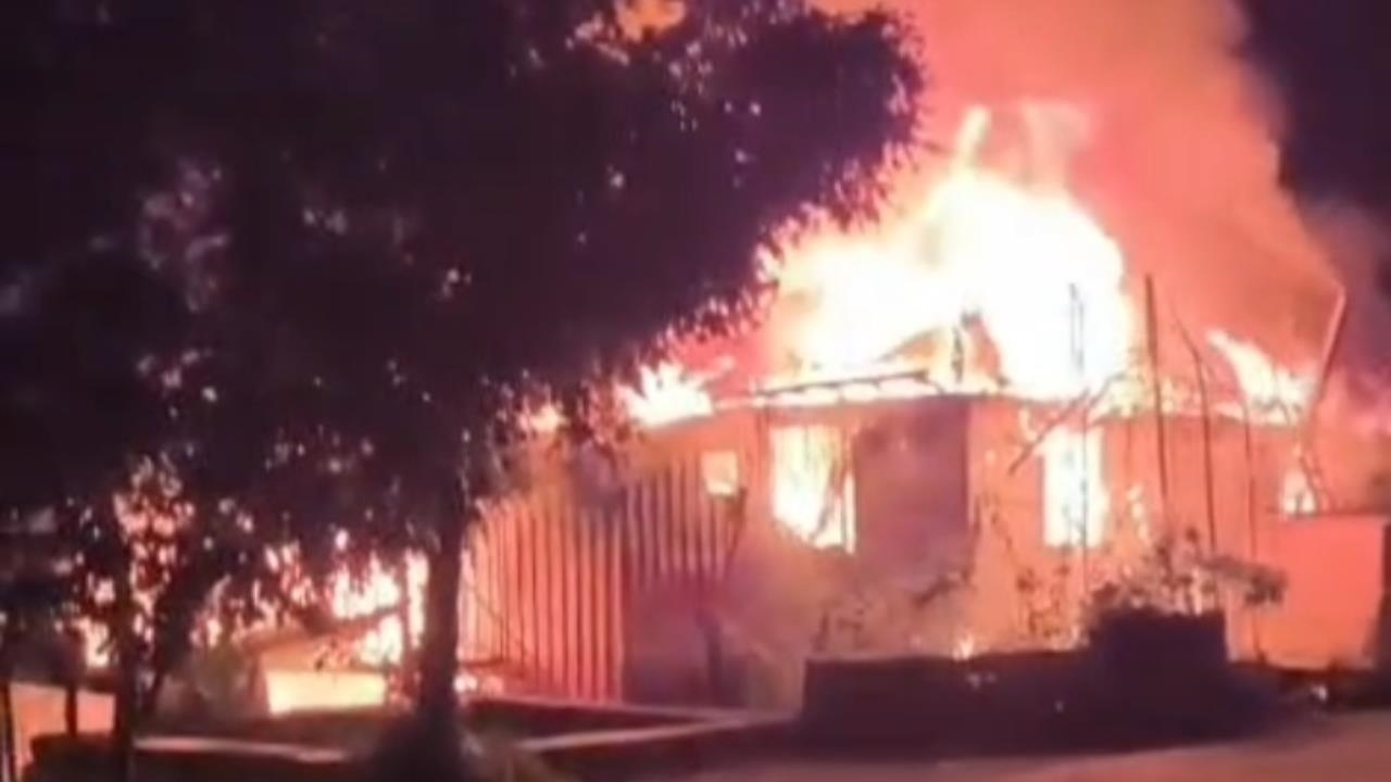 Tarsus Böğrüeğri Mahallesinde Ev Yangını