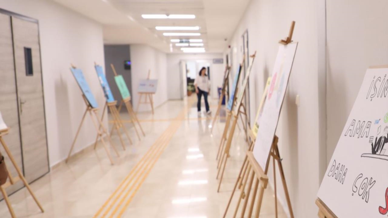 Tarsus Üniversitesi'nden "bağımlılıkları Fark Et" Sergisi