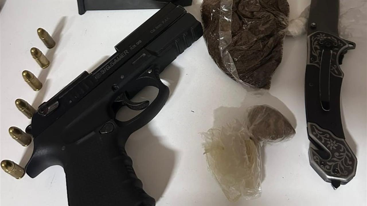 Kocaeli'de Aranan Hükümlü Silah ve Uyuşturucuyla Yakalandı