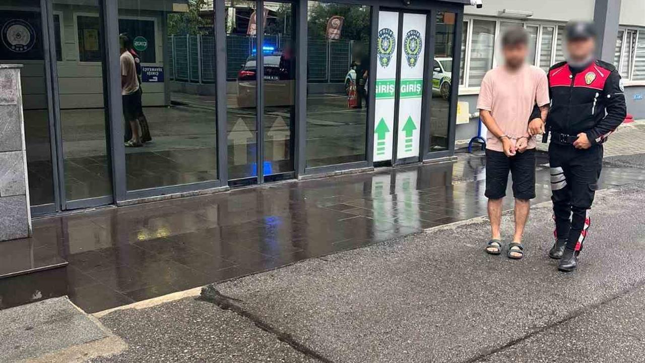 Kocaeli'de Hırsızlık Suçundan Aranan Şahıs Yakalandı