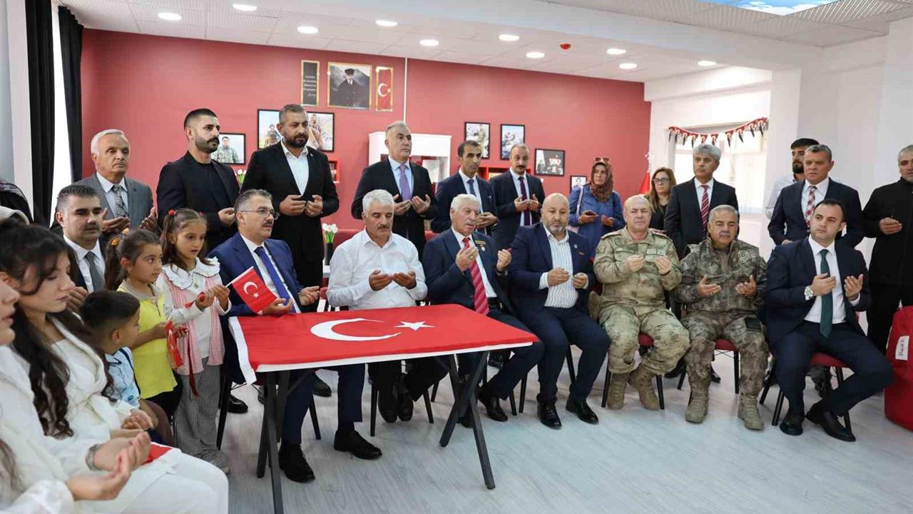 Iğdır'da Şehit Vedat Zorba'nın Hatırası Kütüphanede Yaşatıldı