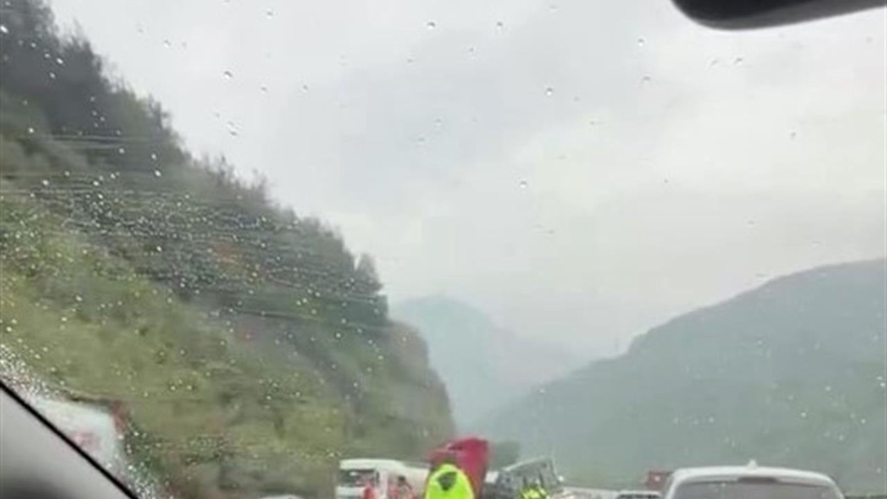 Sakarya'da Yağışın Neden Olduğu Tır Kazası