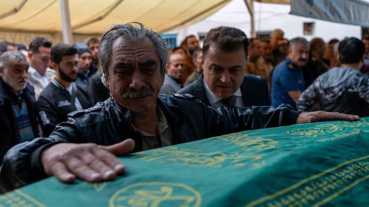 Manisa'da Ailevi Trajedi: Anne, Baba ve Oğul Defnedildi