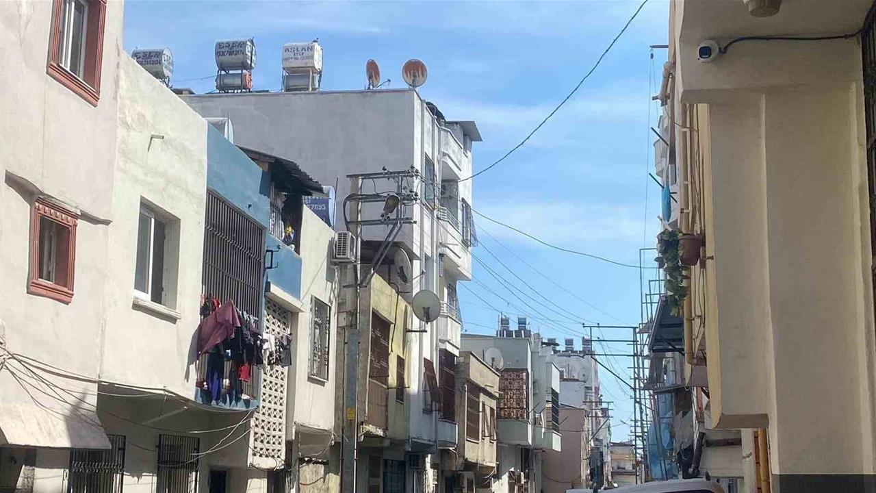 Mersin'de Düğünde Silahlı Saldırı: 20 Yaşındaki Genç Hayatını Kaybetti