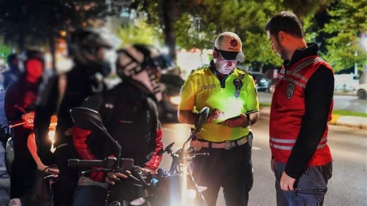 Isparta'da Trafik Denetimi: Modifiyeli Araçlar Men Edildi