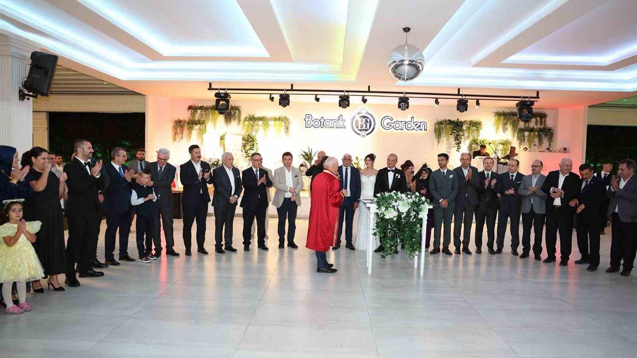 Bursa'da Siyaset ve Medya Dünyası Düğünde Buluştu