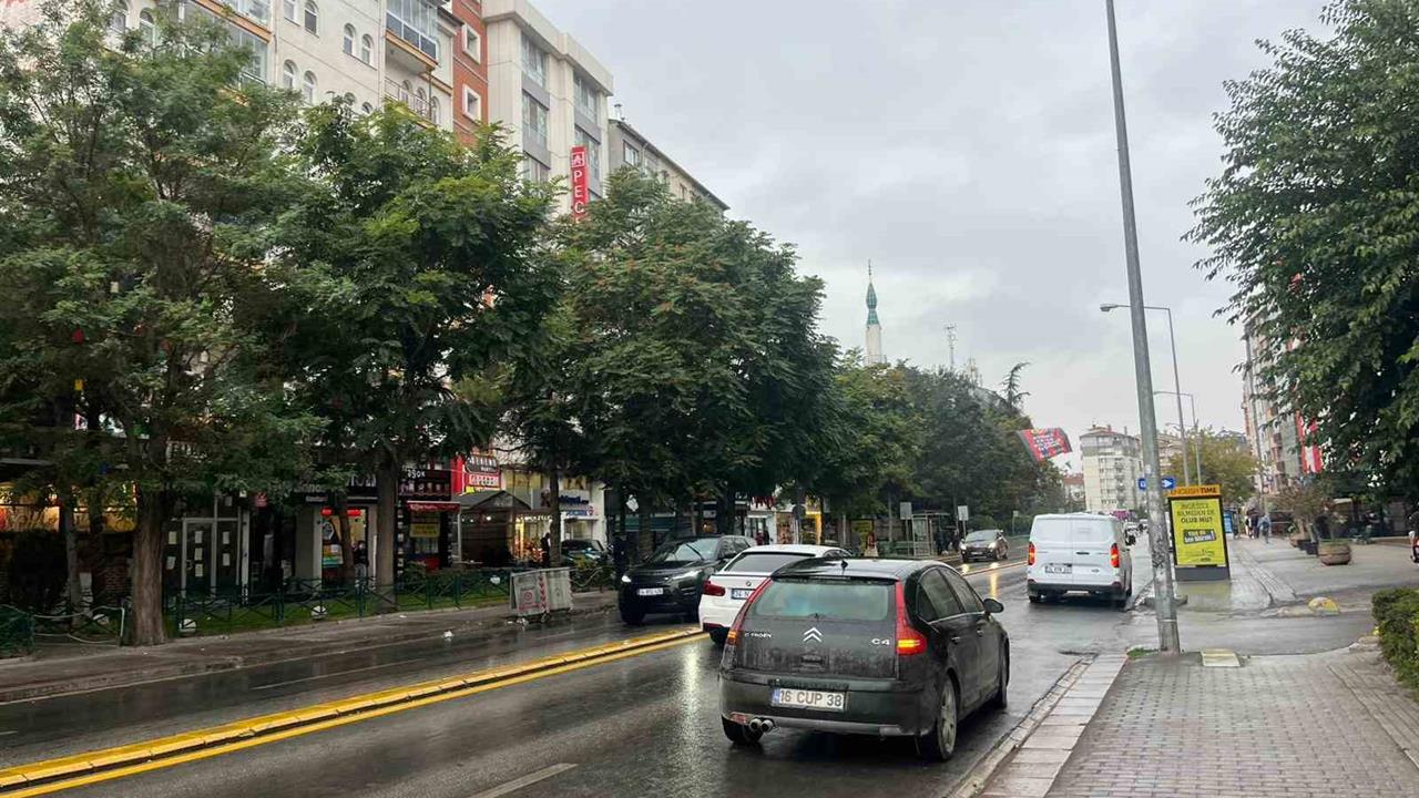 Eskişehir'de Yağmur Uyarısına Rağmen Hazırlıksız Yakalananlar