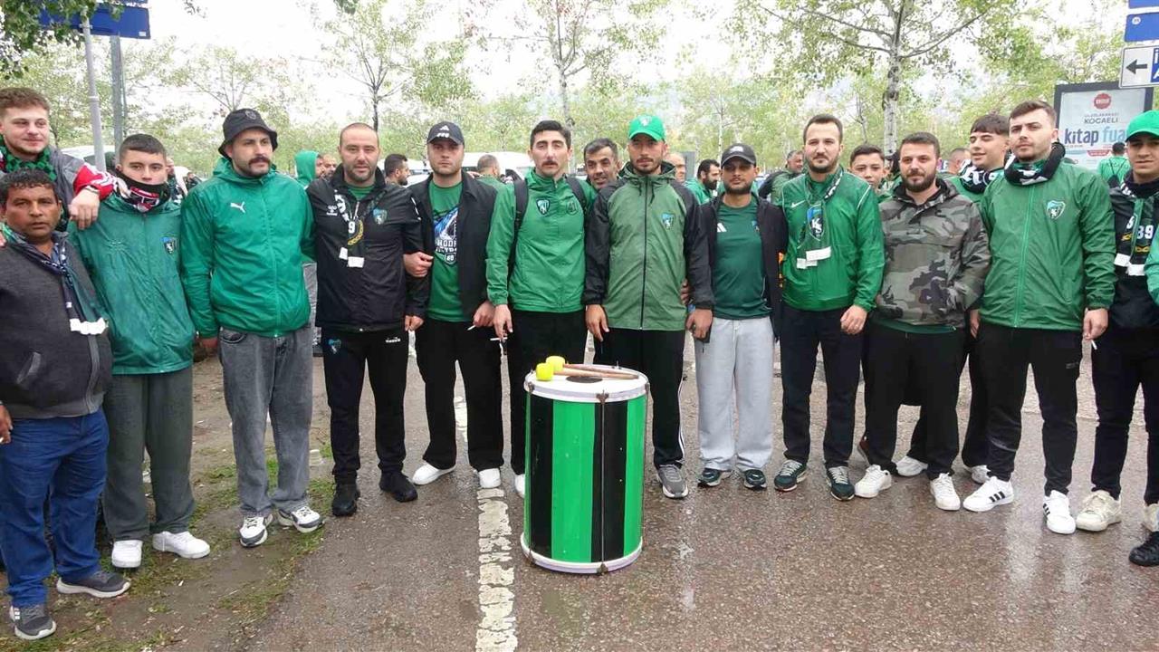 Kocaelispor Taraftarından Beşiktaş Maçına Büyük Hazırlık