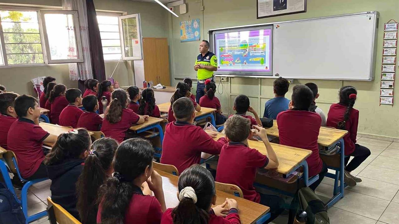 Söke'de İlkokul Öğrencilerine Trafik Eğitimi Verildi