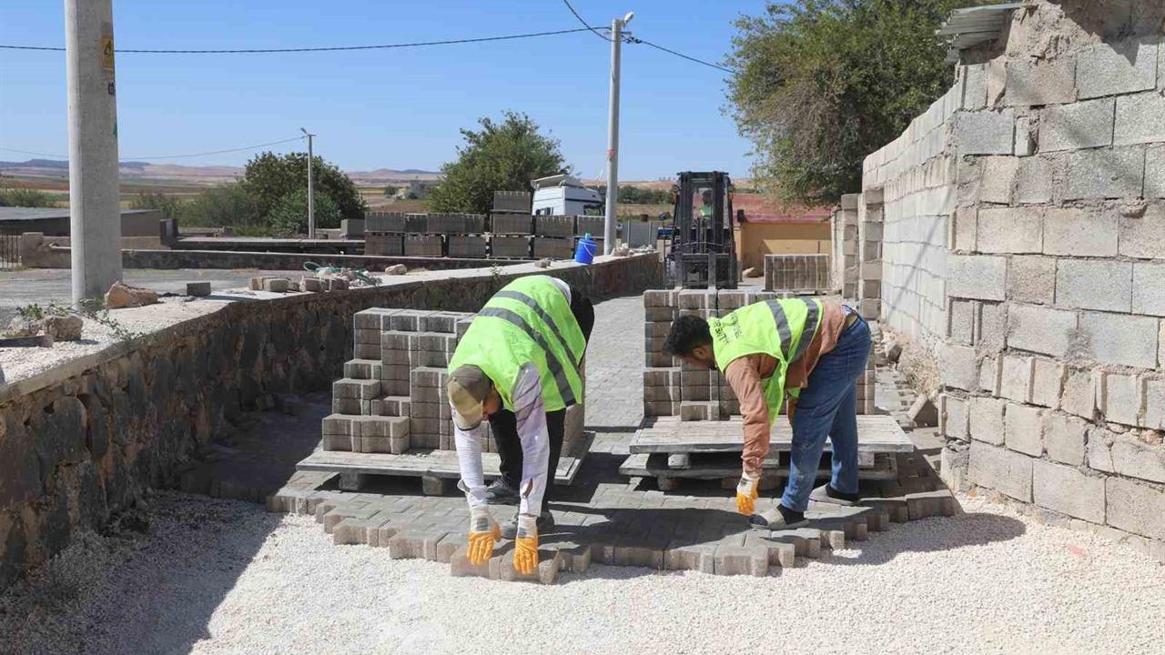 Haliliye'de Yol Yapım Çalışmaları Devam Ediyor