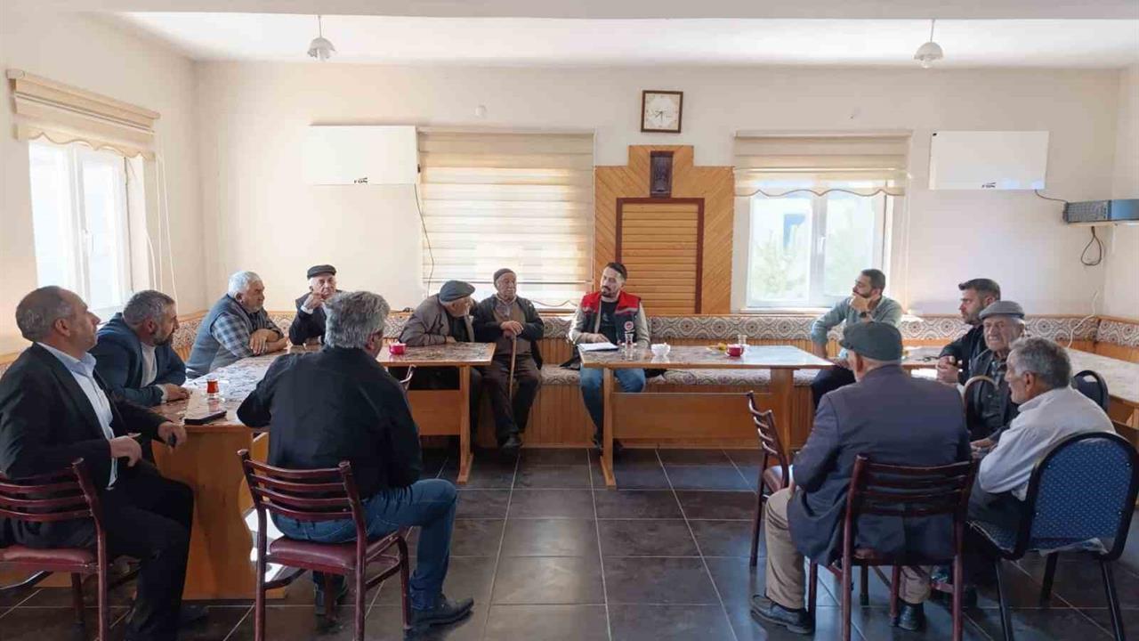 Kars'ta Çiftçilere Bilgilendirme Toplantısı Düzenlendi