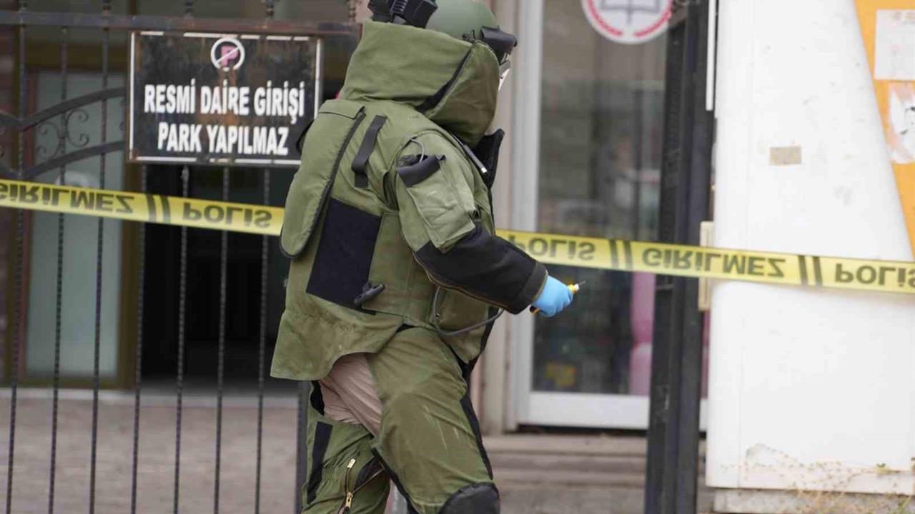 Kırıkkale'de ATM Önünde Şüpheli Çanta Paniği