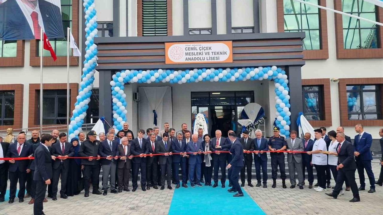Boğazlıyan'da Cemil Çiçek Mesleki ve Teknik Anadolu Lisesi Açıldı