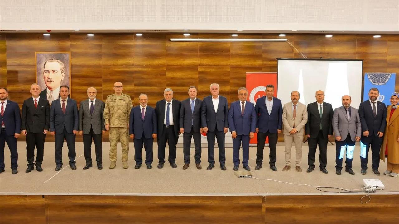 Bayburt'ta "Peygamberimiz ve Aile Ahlakı" Paneli Düzenlendi