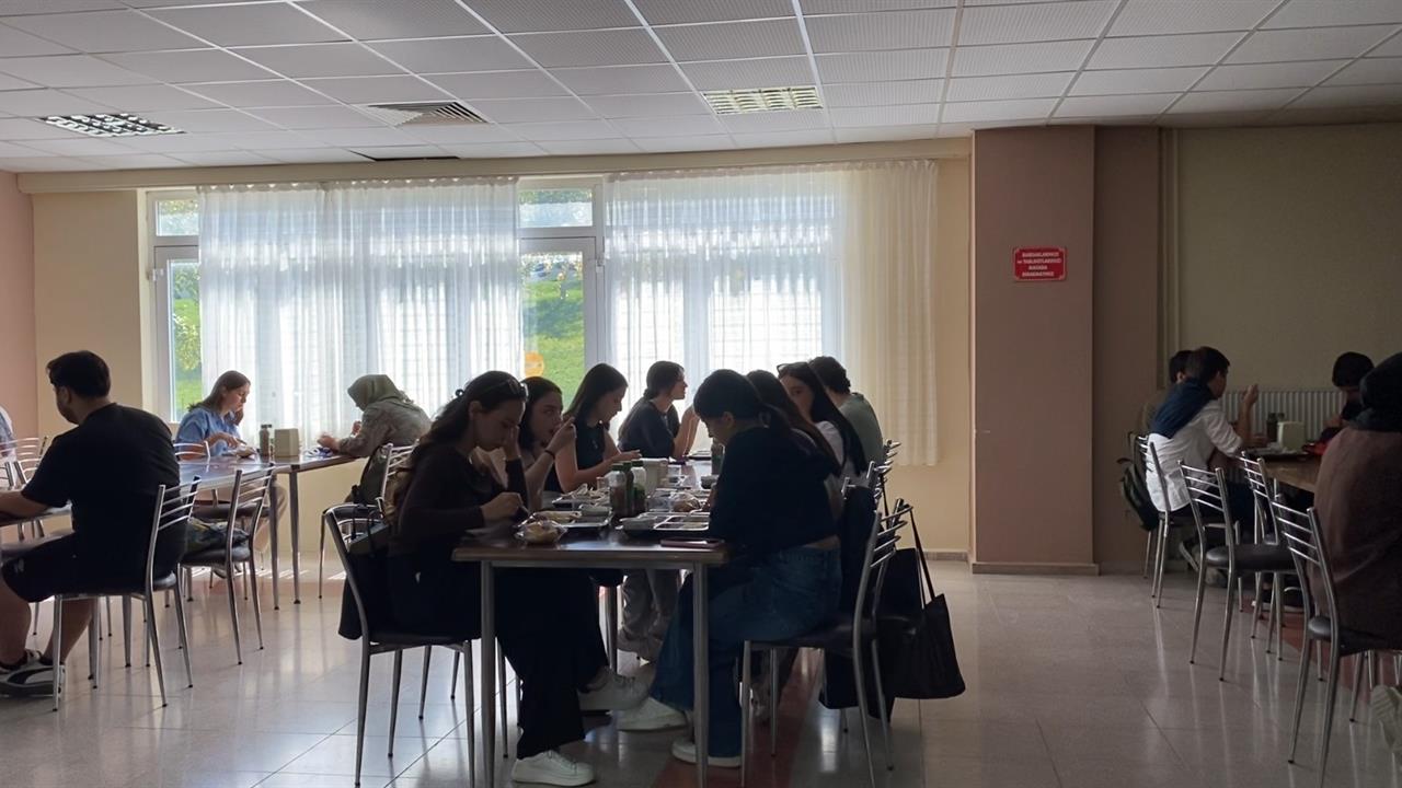 Isparta'da SDÜ Öğrencileri Yemekhane ve Ulaşım Fiyatlarından Şikayetçi