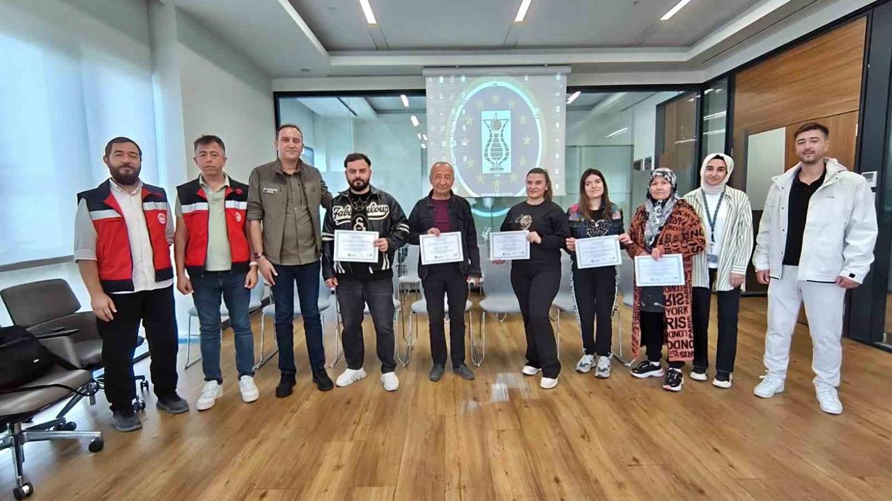 Kütahya’da Ev Hayvanı Satış Yeri Sahiplerine Eğitim Verildi