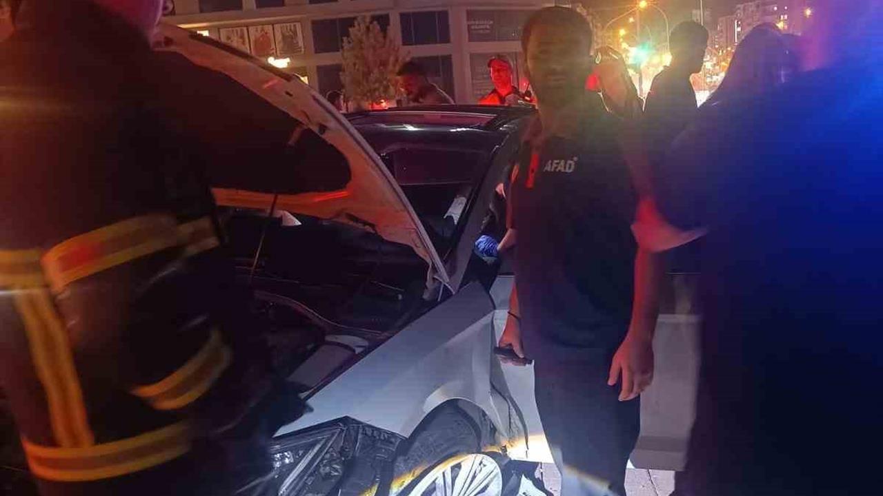 Batman'da Takla Atan Otomobilde 2 Yaralı Bulundu