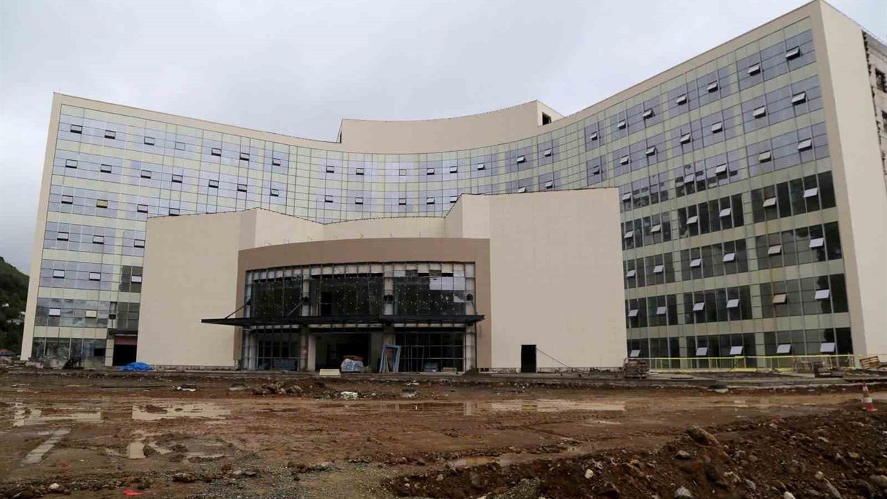 Trabzon'da Şehir Hastanesi Açılacak: 2026 Planları Yapıldı