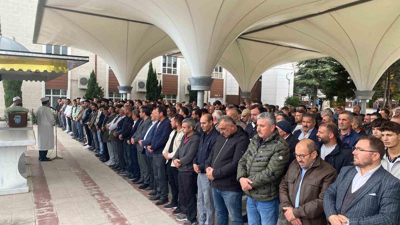 Ankara'da Tankere Çarpan Otomobil Kazasında Bir Kişi Hayatını Kaybetti