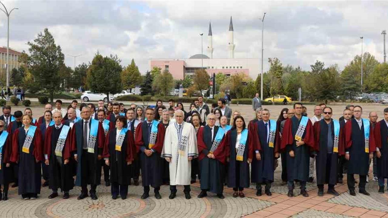 Eskişehir'de 2025-2026 Akademik Yılı Açılışı Yapıldı: İlk Ders 'Filistin' Temalıydı