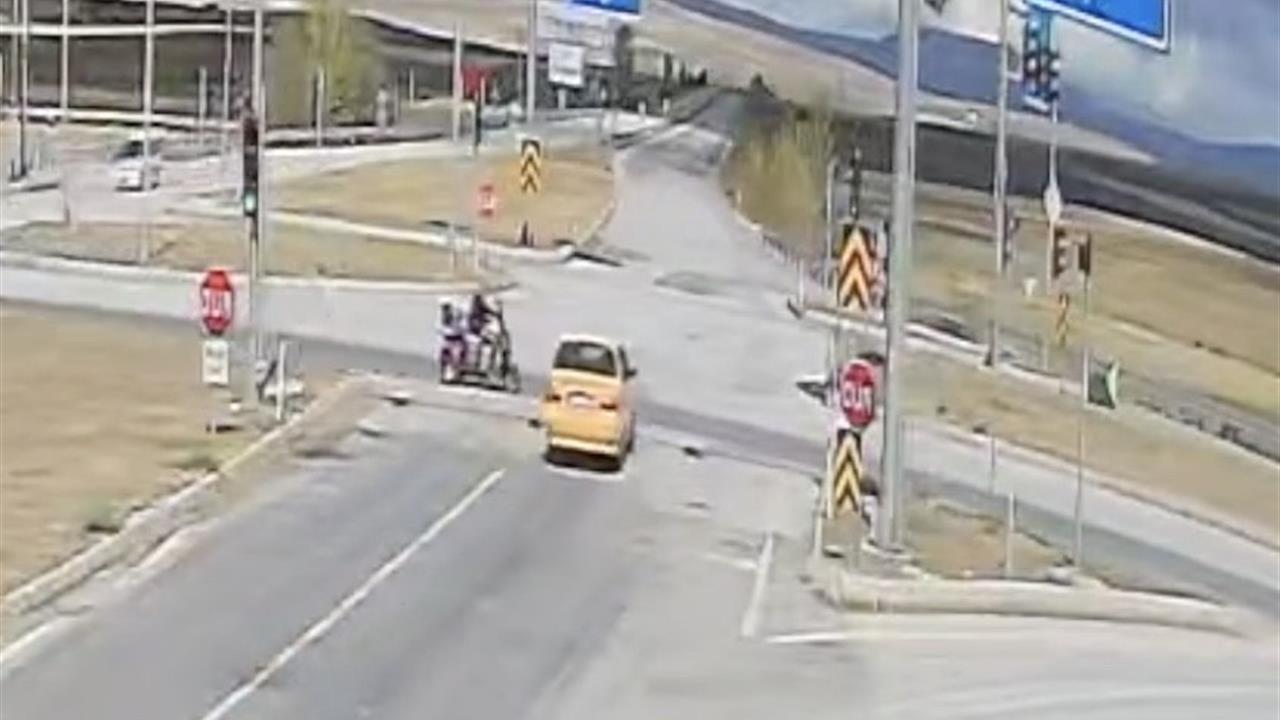 Çorum'da Taksi ile Motosiklet Çarpıştı: 1 Yaralı