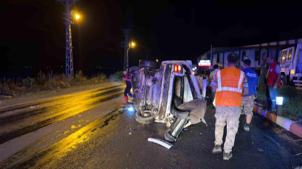 Osmaniye'de Takla Atan Otomobil: 3 Yaralı
