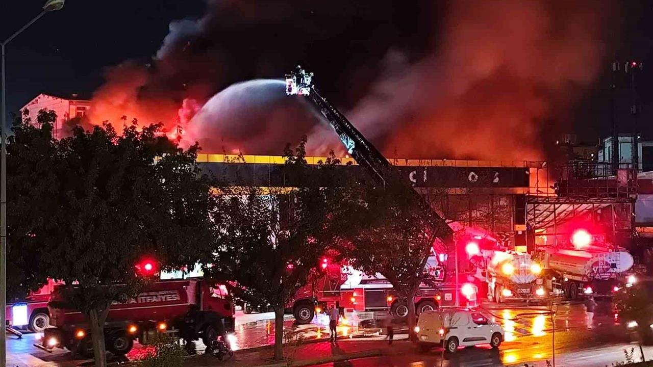 Şanlıurfa'da İş Yerinde Yangın Paniği: Maddi Hasar Var