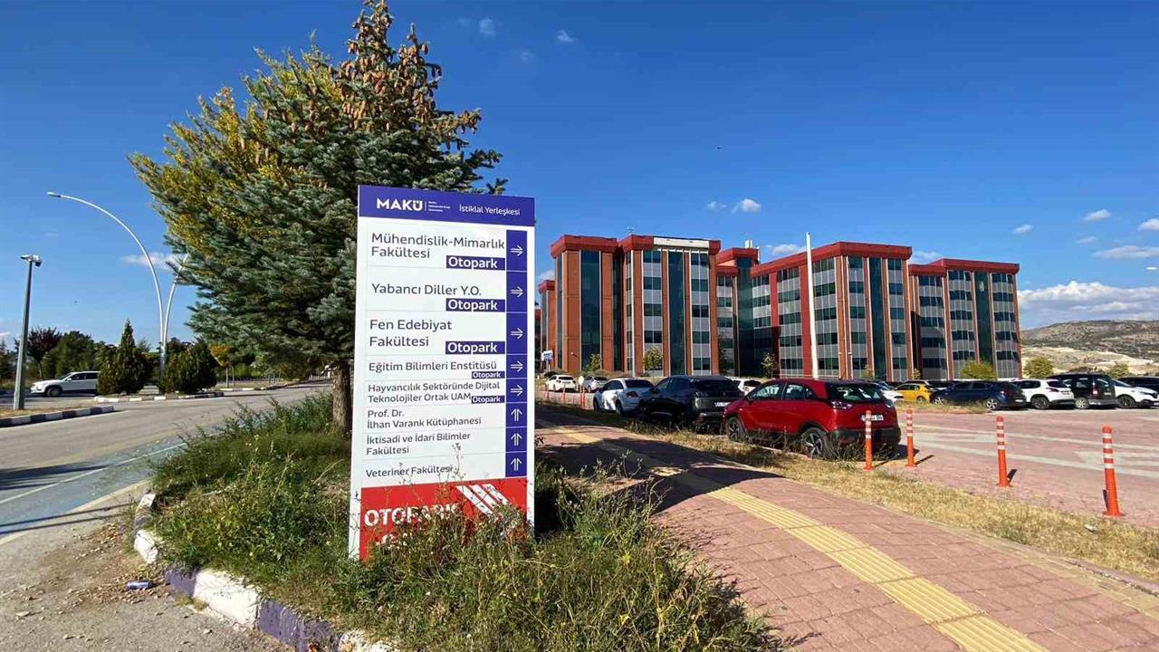 Burdur'da Taciz İddiasıyla Öğretim Görevlisi Uzaklaştırıldı