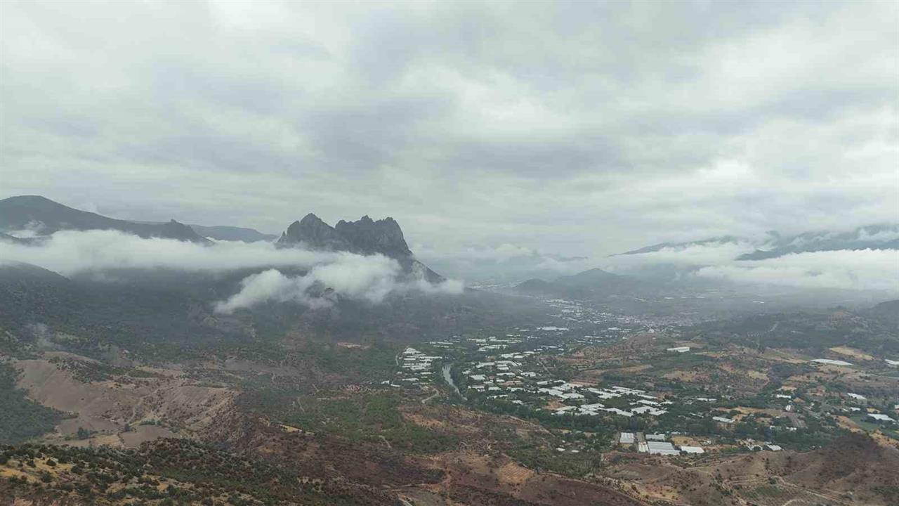Bozaniç Kayaları'nda Kartpostallık Görüntüler: Eskişehir'de Sis Manzarası