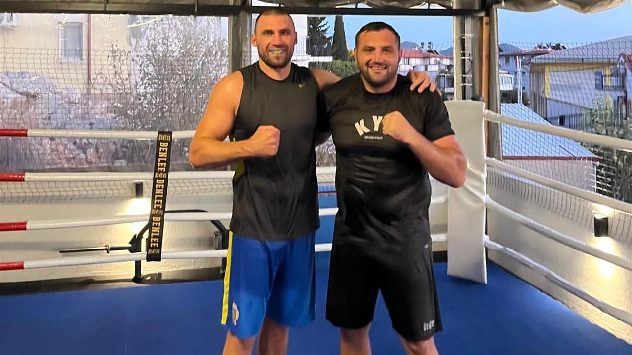 Boksun Devleri Kaş'ta Şampiyonluğa Hazırlanıyor