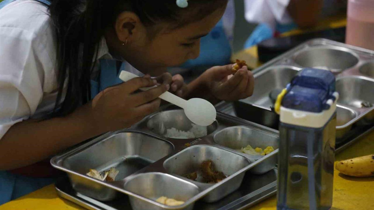 Endonezya'da Okul Yemeklerinde Zehirlenme Olayı Büyüyor