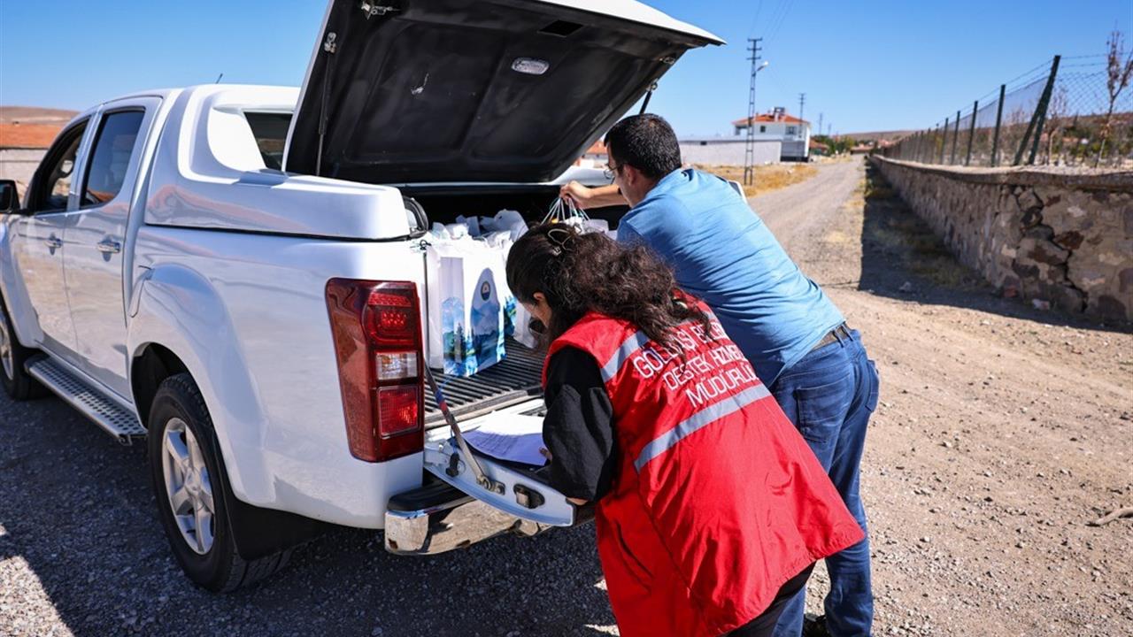 Gölbaşı'nda 850 Öğrenciye Kırtasiye Yardımı Yapıldı