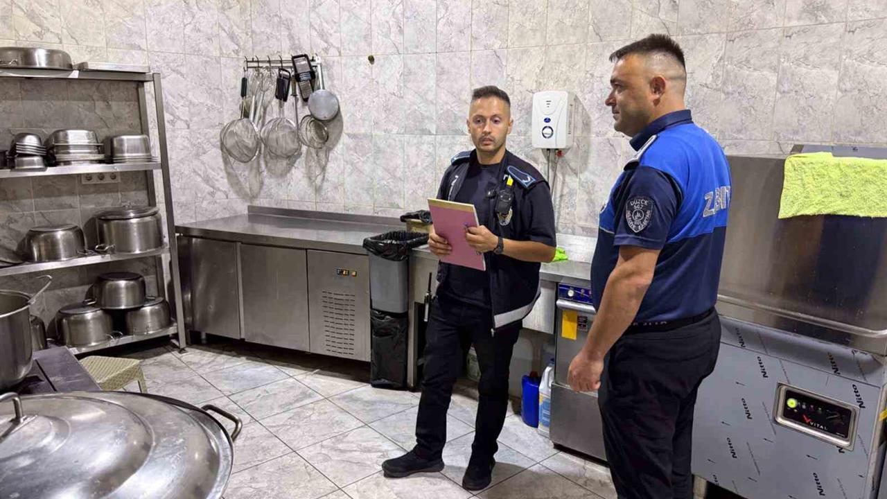 Düzce'de Zabıta ve Sağlık Ekiplerinden Ortak Denetim