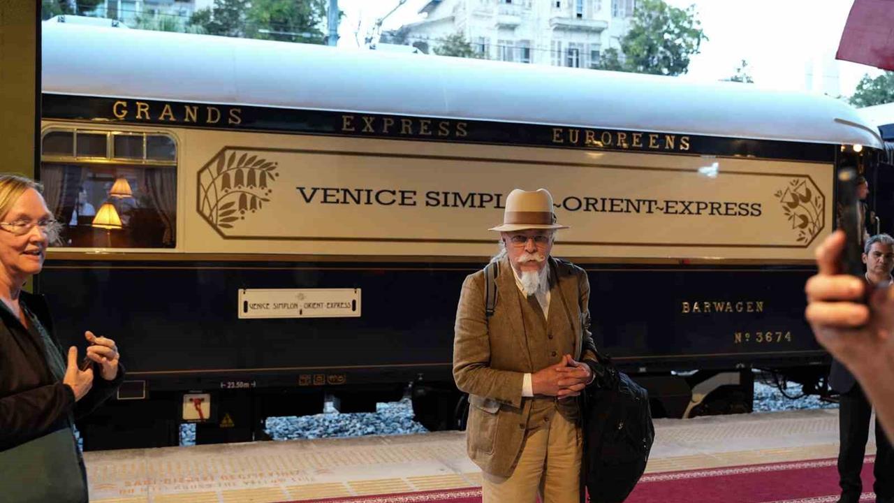 Orient Express İstanbul'a Ulaştı: Yolcular Kırmızı Halıda Karşılandı