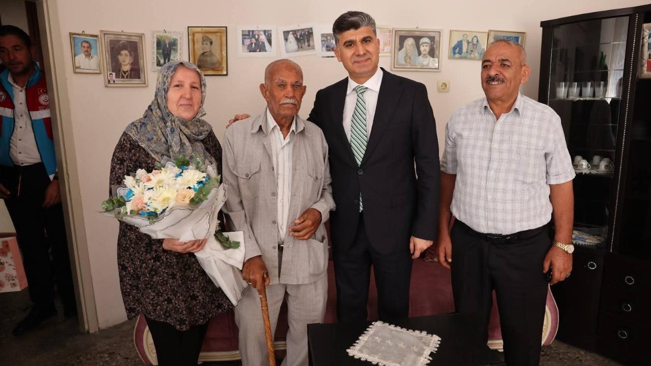 Akdeniz Kaymakamı ve Belediye Başkan V. Zeyit Şener'den Yaşlılar Haftası Ziyareti