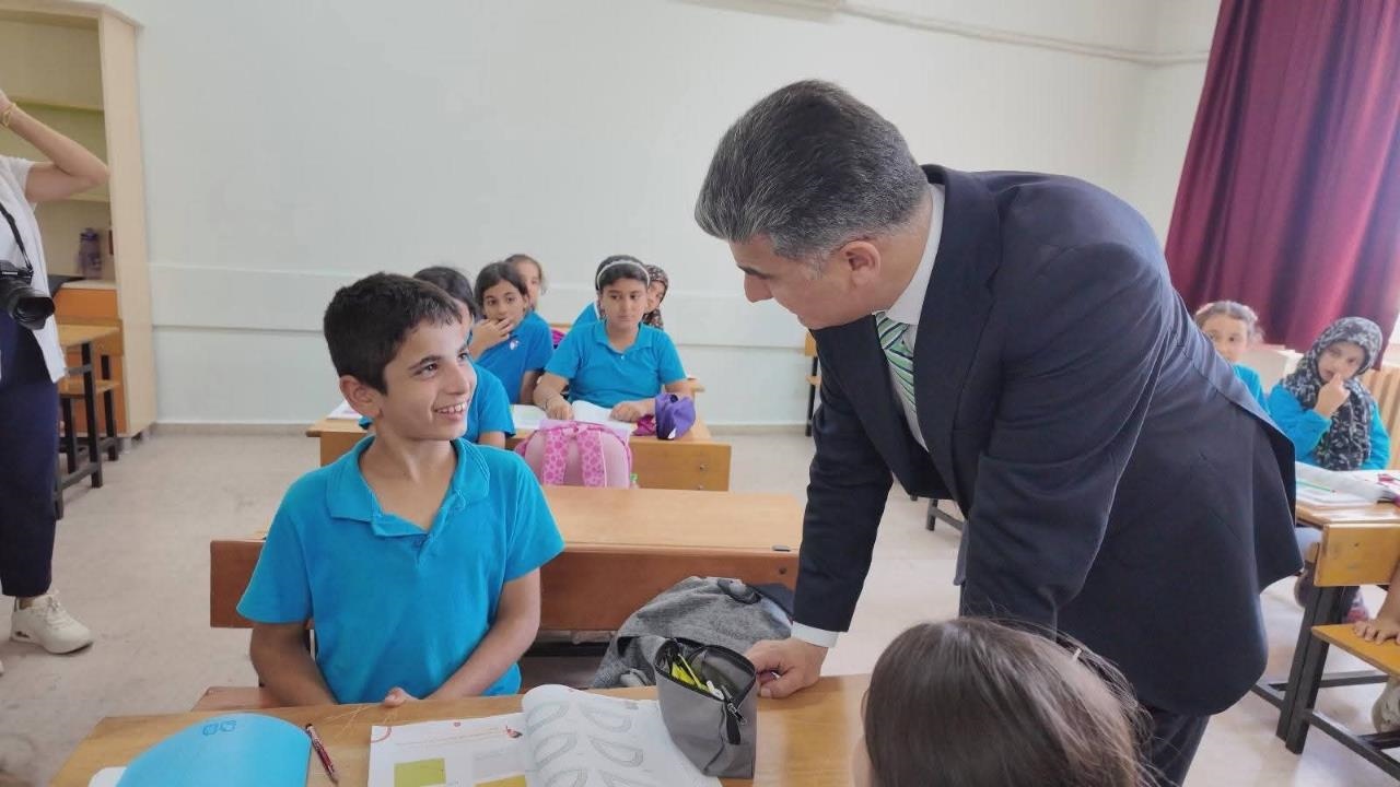 Akdeniz Kaymakamı ve Belediye Başkan V. Zeyit'den Okul Ziyareti