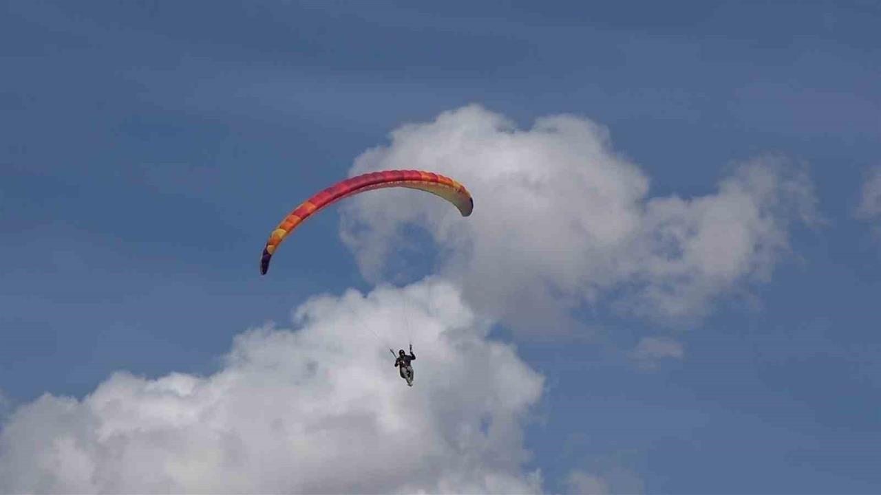 Denizli'den Yamaç Paraşütü Dünya Kupası Ön Eleme Başarısı